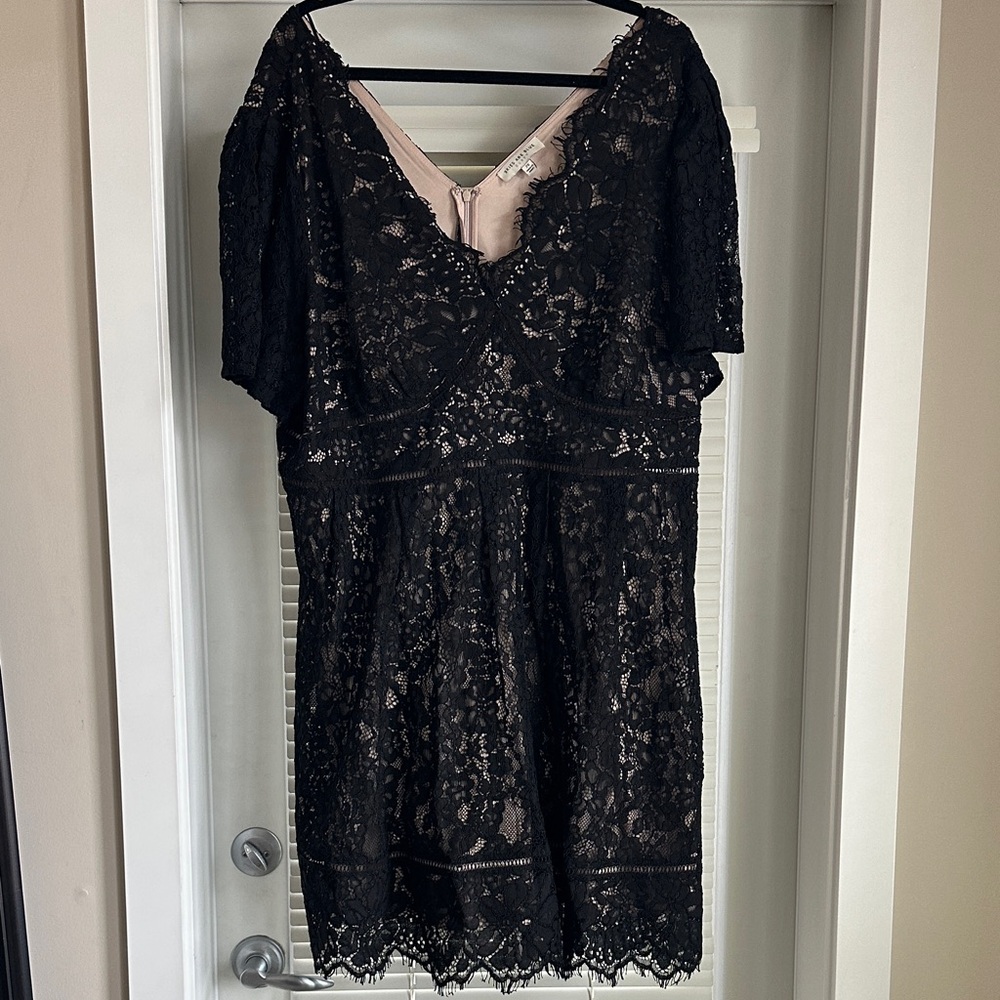 Skies Are Blue Black Lace Dress